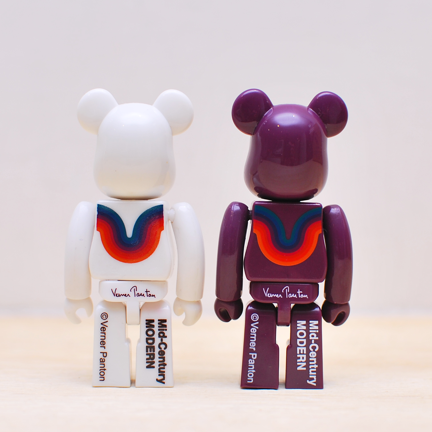 Panton 100%小熊 一組兩款(白色&紫色) - 100% Bearbrick - Panton set 0f 2pcs (White & Purple)