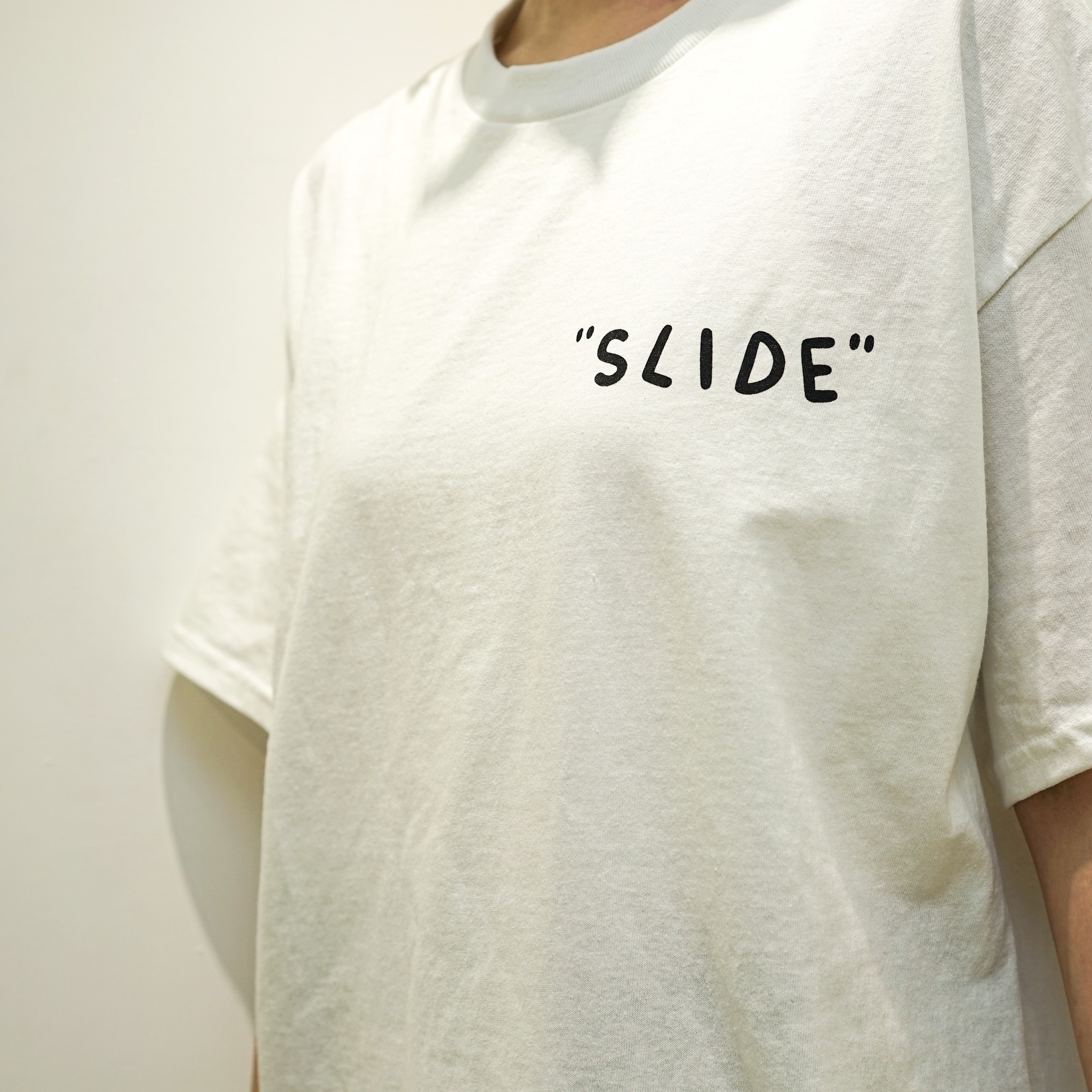 The Little Hut "SLIDE" 個展周邊 - 短袖T恤 - “SLIDE” - Yutanpo Shirane Solo Exhibition Item - SLIDE T-shirt